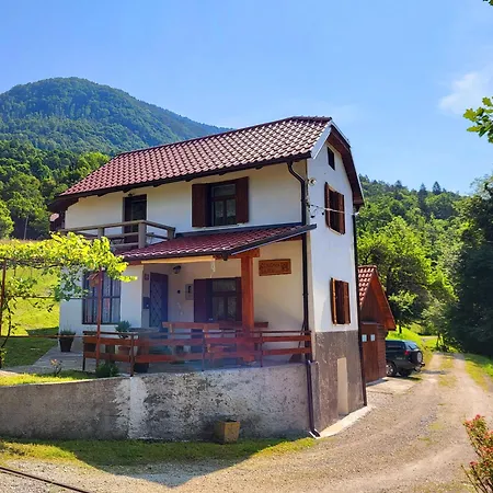 Casa de Férias Cukova Bajta